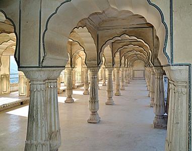 04 Fort_Amber_and Elephants,_Jaipur_DSC5094_b_H600